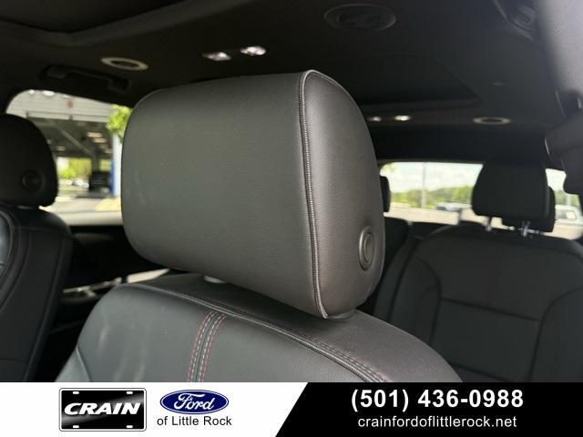 Photo of 2023 Summit White Chevrolet Traverse