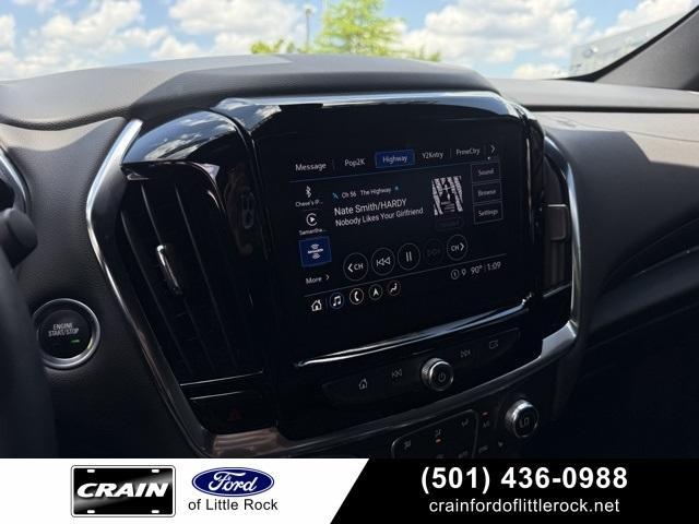 Photo of 2023 Summit White Chevrolet Traverse