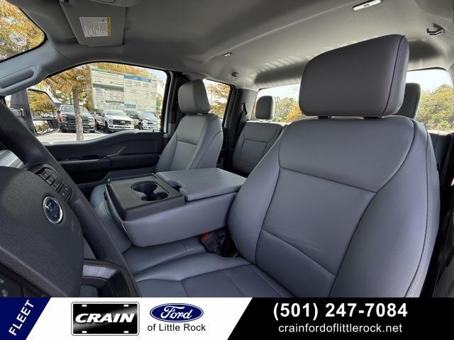 Photo of 2025 Oxford White Ford F-250
