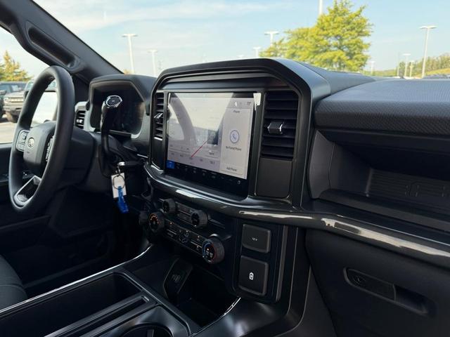 Photo of 2025 White Metallic Ford F-150