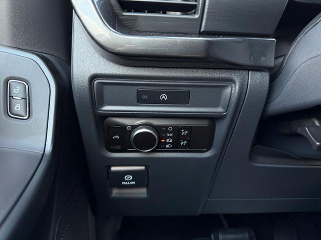 Photo of 2025 White Metallic Ford F-150