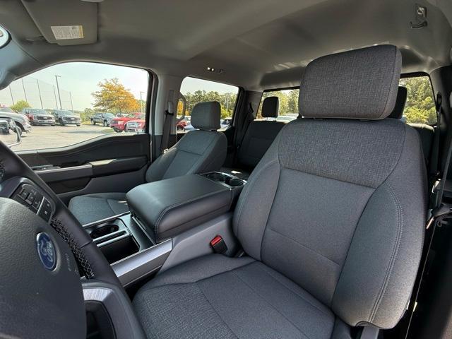 Photo of 2025 White Metallic Ford F-150