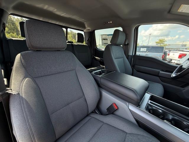 Photo of 2025 White Metallic Ford F-150
