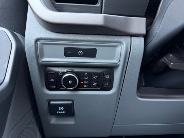Photo of 2025 White Metallic Ford F-150