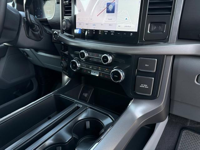 Photo of 2025 White Metallic Ford F-150