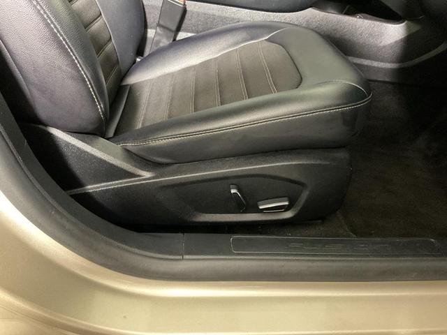 Photo of 2018 White Gold Metallic Ford Fusion