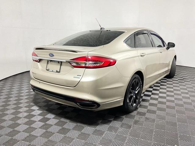 Photo of 2018 White Gold Metallic Ford Fusion