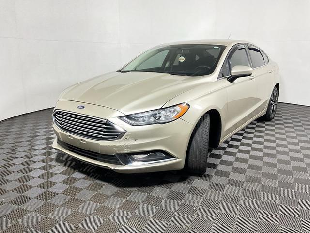Photo of 2018 White Gold Metallic Ford Fusion