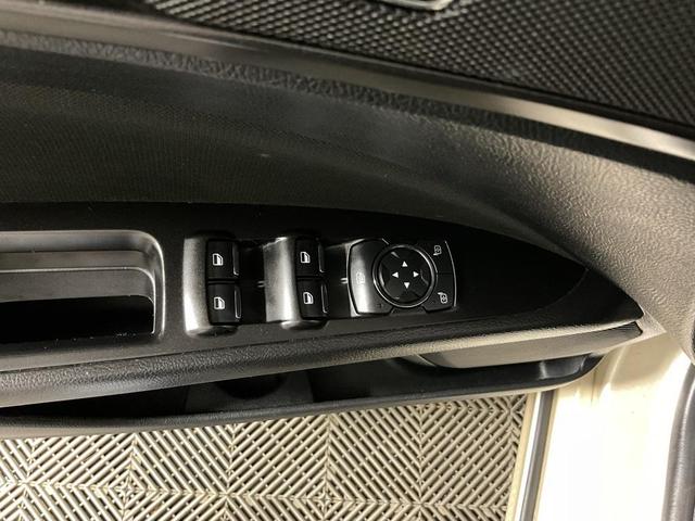 Photo of 2018 White Gold Metallic Ford Fusion