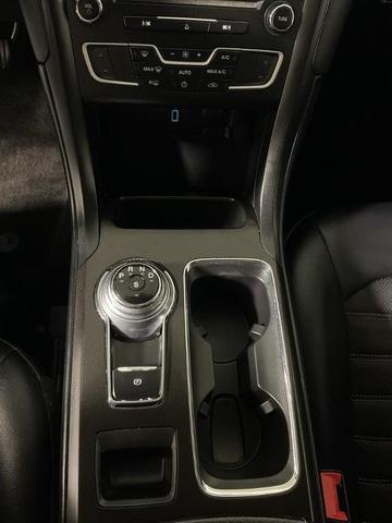 Photo of 2018 White Gold Metallic Ford Fusion