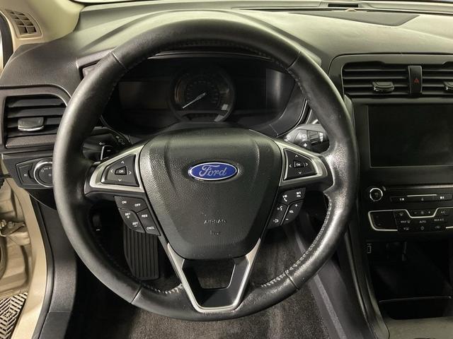 Photo of 2018 White Gold Metallic Ford Fusion