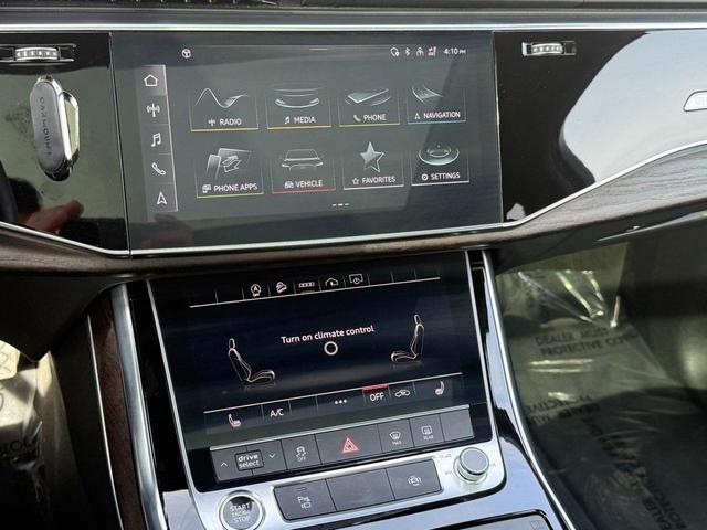 Photo of 2022 Glacier White Audi Q7