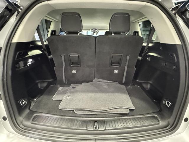 Photo of 2023 Silver Zynith Jeep Grand Cherokee L
