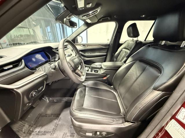Photo of 2024 Velvet Red Pearlcoat Jeep Grand Cherokee