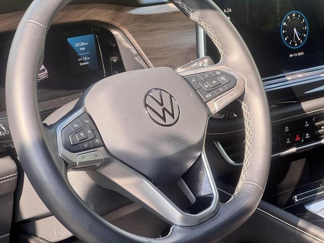 Photo of 2024 Platinum Gray Metallic Volkswagen Atlas