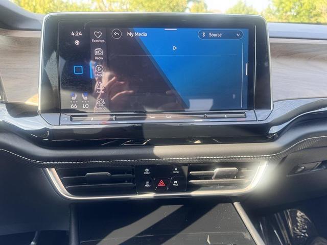 Photo of 2024 Platinum Gray Metallic Volkswagen Atlas