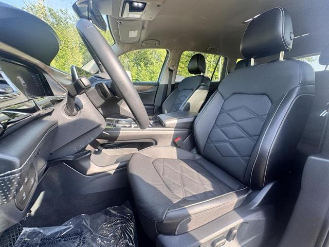 Photo of 2024 Platinum Gray Metallic Volkswagen Atlas