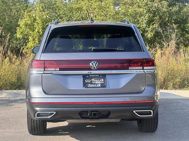 Photo of 2024 Platinum Gray Metallic Volkswagen Atlas
