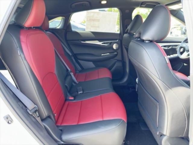 Photo of 2025 Radiant White INFINITI QX55