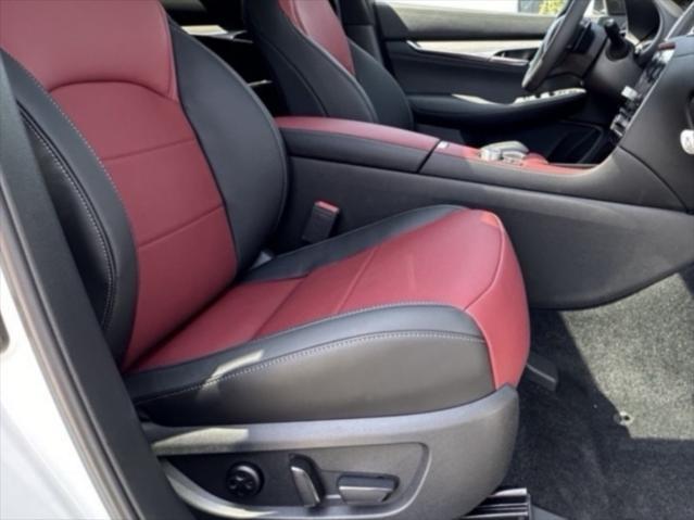 Photo of 2025 Radiant White INFINITI QX55