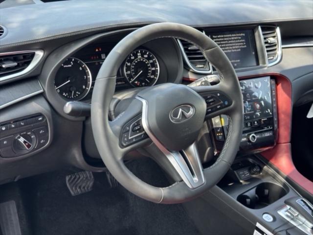 Photo of 2025 Radiant White INFINITI QX55