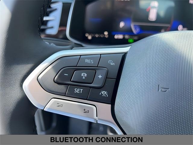 Photo of 2025 Opal White Pearl Effect Volkswagen Jetta