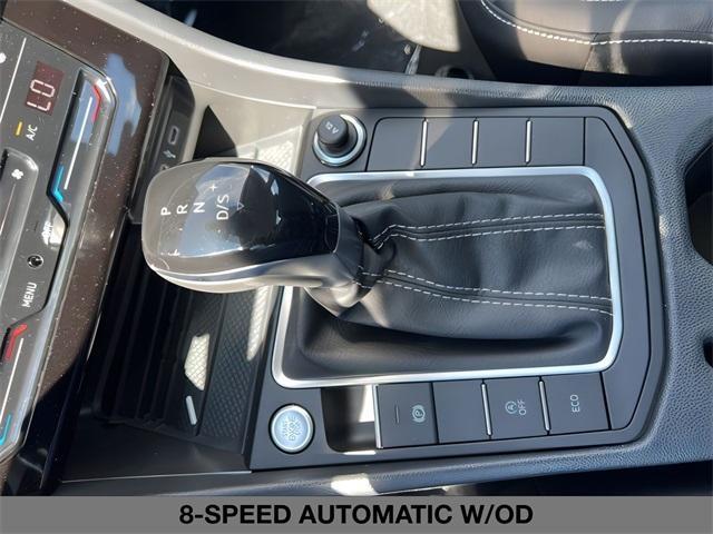Photo of 2025 Opal White Pearl Effect Volkswagen Jetta