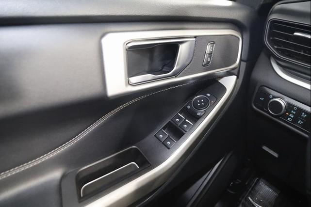 Photo of 2022 Carbonized Gray Metallic Ford Explorer