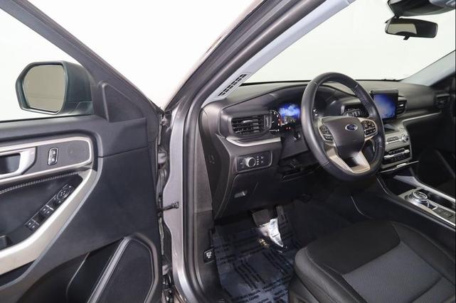 Photo of 2022 Carbonized Gray Metallic Ford Explorer