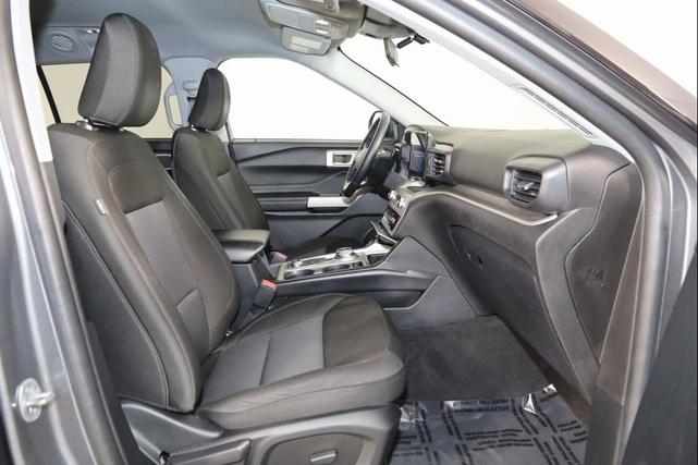 Photo of 2022 Carbonized Gray Metallic Ford Explorer