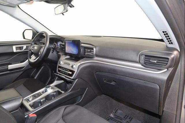 Photo of 2022 Carbonized Gray Metallic Ford Explorer