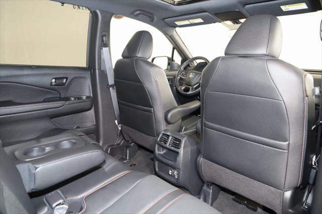 Photo of 2022 Crystal Black Pearl Honda Passport