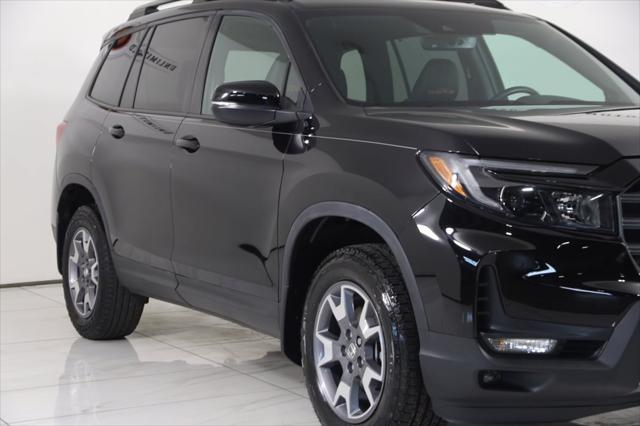 Photo of 2022 Crystal Black Pearl Honda Passport