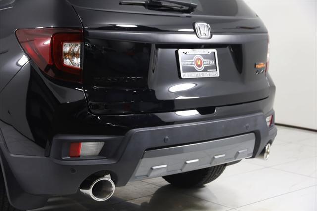 Photo of 2022 Crystal Black Pearl Honda Passport