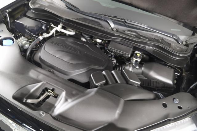 Photo of 2022 Crystal Black Pearl Honda Passport