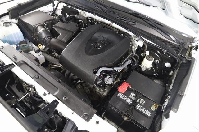 Photo of 2021 Super White Toyota Tacoma