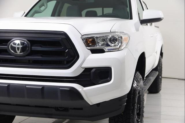 Photo of 2021 Super White Toyota Tacoma