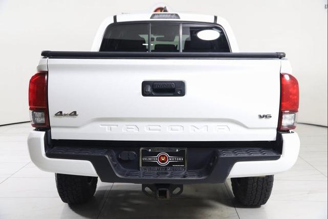 Photo of 2021 Super White Toyota Tacoma