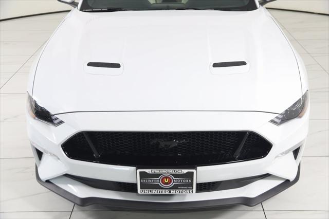 Photo of 2019 Oxford White Ford Mustang