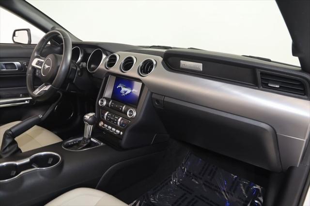 Photo of 2019 Oxford White Ford Mustang