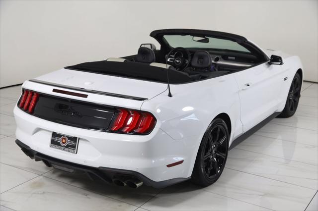 Photo of 2019 Oxford White Ford Mustang