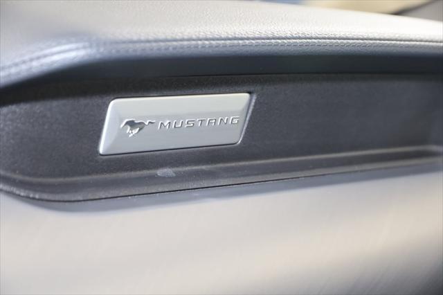 Photo of 2019 Oxford White Ford Mustang