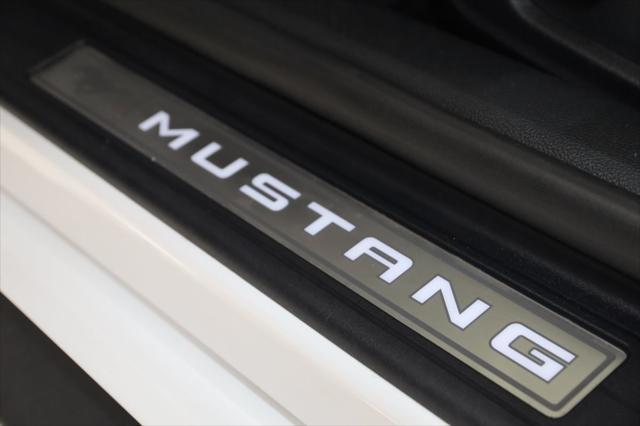 Photo of 2019 Oxford White Ford Mustang