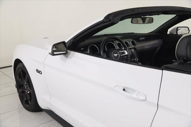 Photo of 2019 Oxford White Ford Mustang