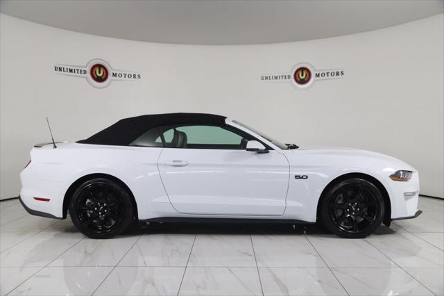 Photo of 2019 Oxford White Ford Mustang