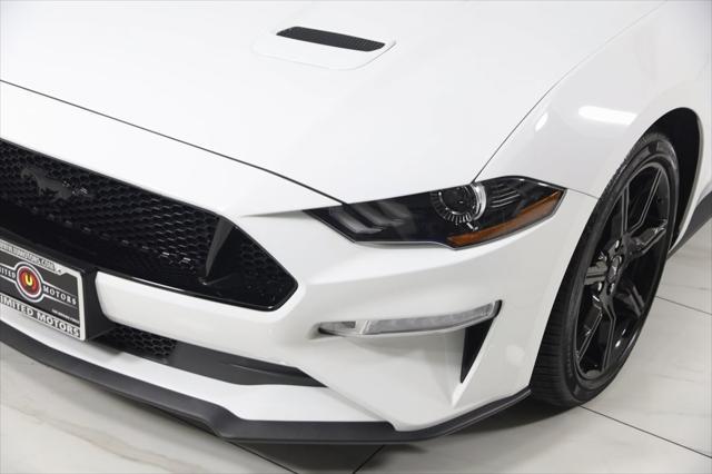 Photo of 2019 Oxford White Ford Mustang