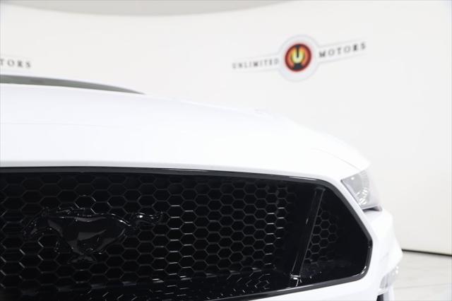 Photo of 2019 Oxford White Ford Mustang