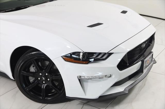 Photo of 2019 Oxford White Ford Mustang