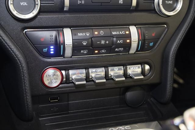 Photo of 2019 Oxford White Ford Mustang