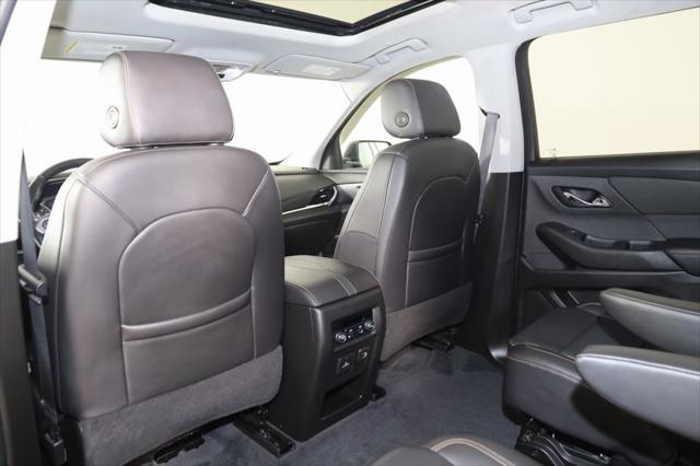 Photo of 2021 Mosaic Black Metallic Chevrolet Traverse